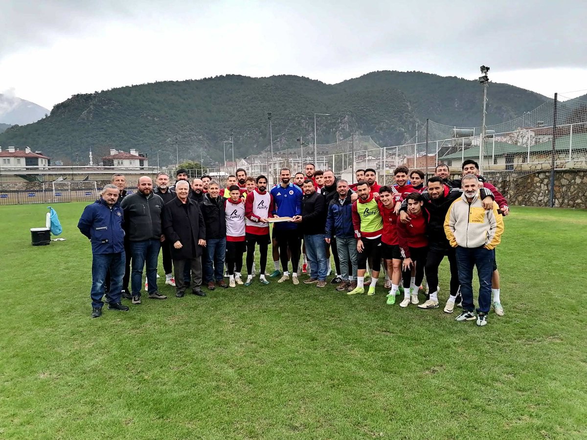 Fethiyespor Taraftarları Takımlarını Beykoz Maçı Öncesi Ziyaret Etti