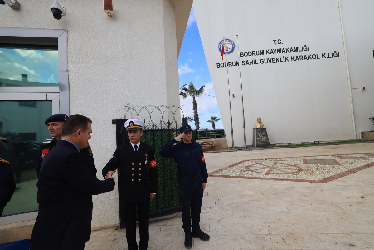 Muğla Valisi Dr. İdris Akbıyık, Bodrum Sahil Güvenlik Karakolunu Ziyaret Etti