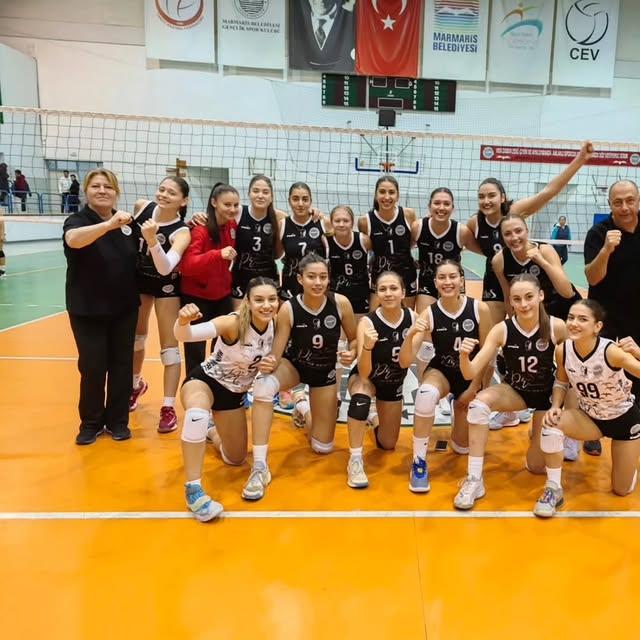 Marmaris Kadın Voleybol Takımı, Muratpaşa Belediye Spor'la Karşılaştı