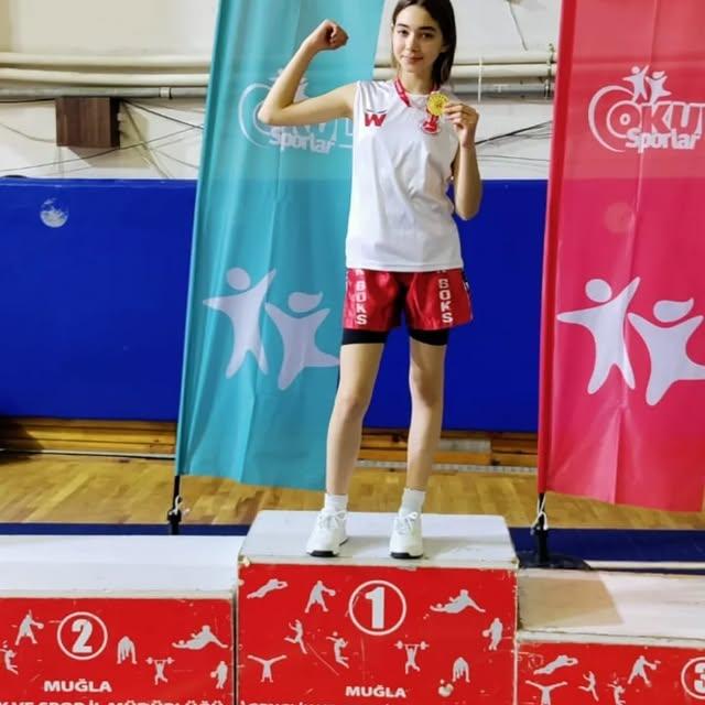 Elif Ecrin Kömek, Türkiye Kick Boks Turnuvası'nda İl Birincisi Oldu