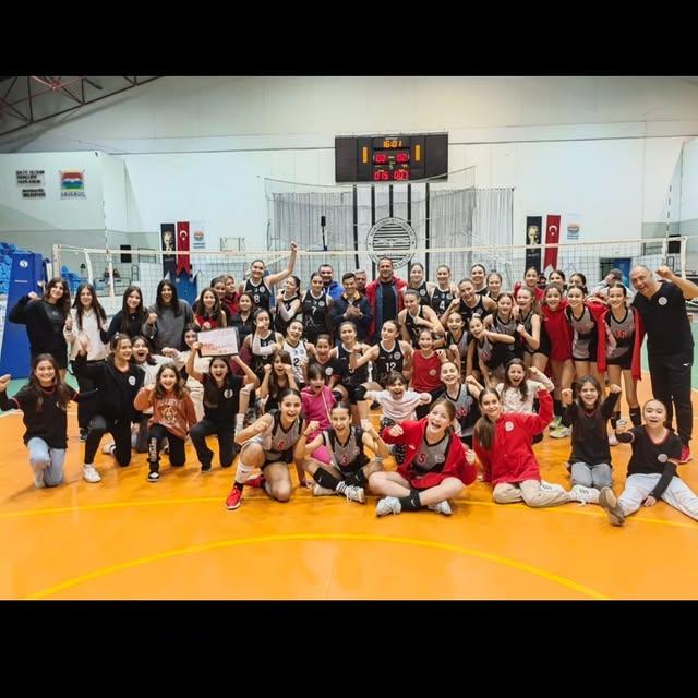 Marmaris Voleybol A Takımı Antalya'yı Mağlup Etti