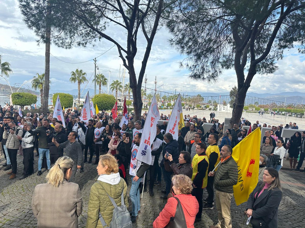 Asgari Ücret ve Emekli Maaşlarına Yapılan Zamların Yetersizliği İçin Sendikalar İş Bıraktı