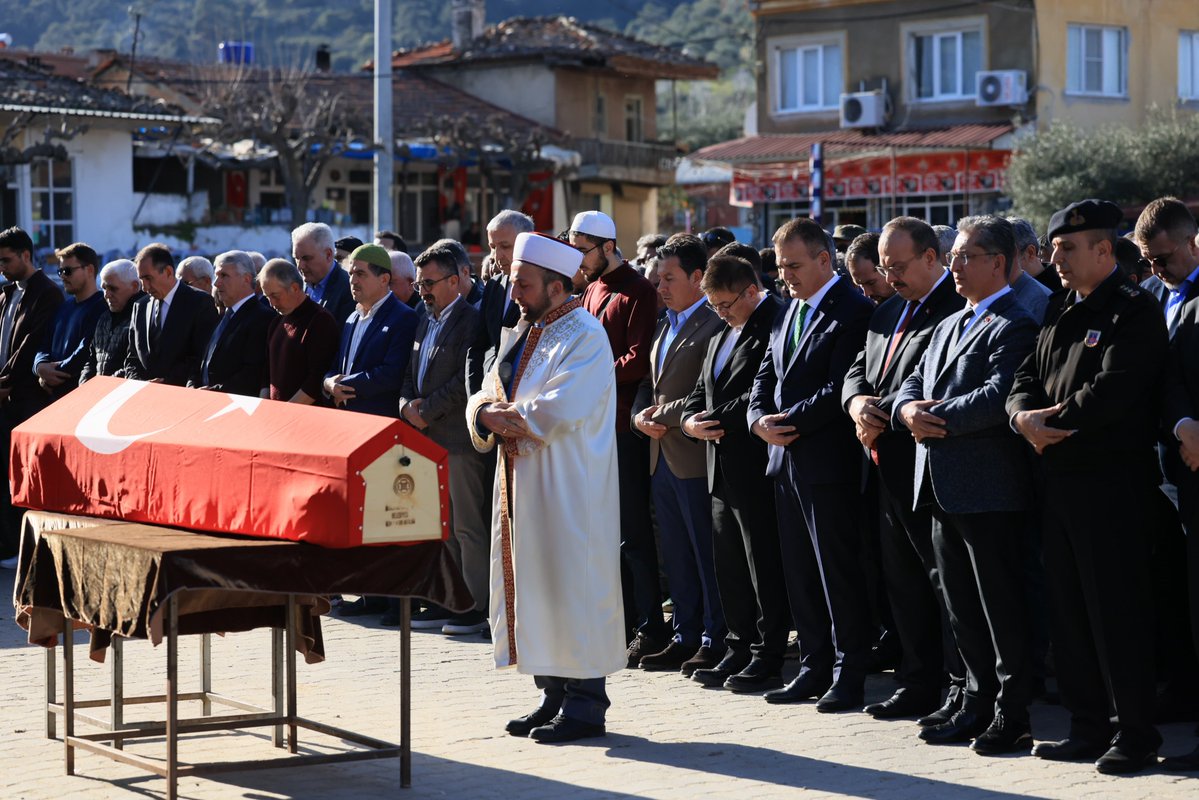 Muğla Valisi, Aydın Valisi ve Muğla Cumhuriyet Başsavcısı'nın Babasının Cenazesine Katıldı